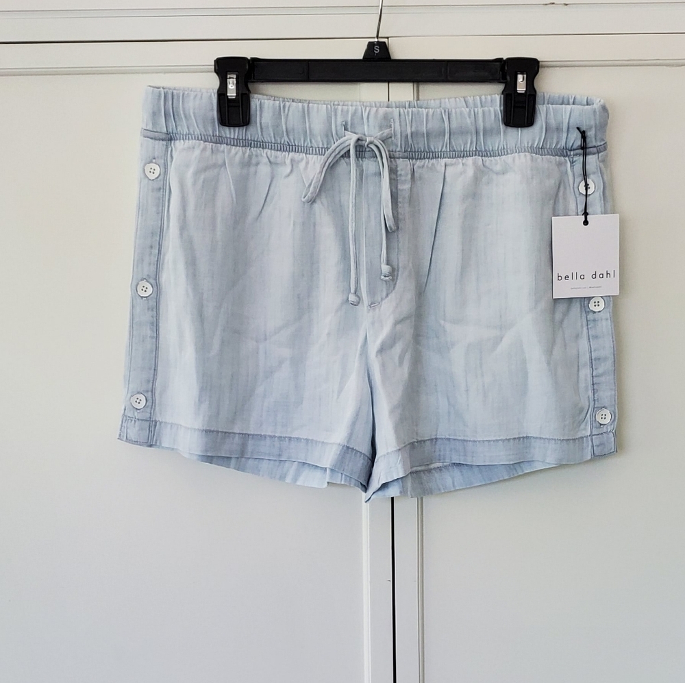 NWT Bella Dahl Button Side Shorts